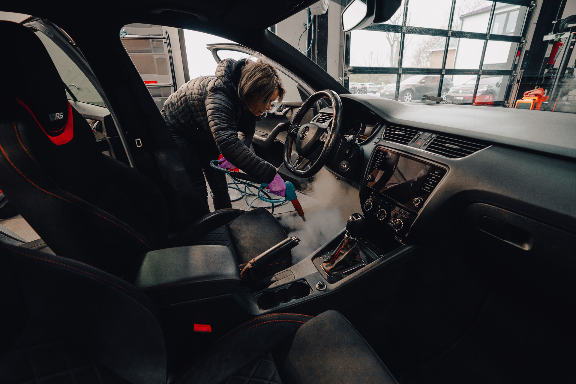 Deep cleaning interior & Ozone treatment